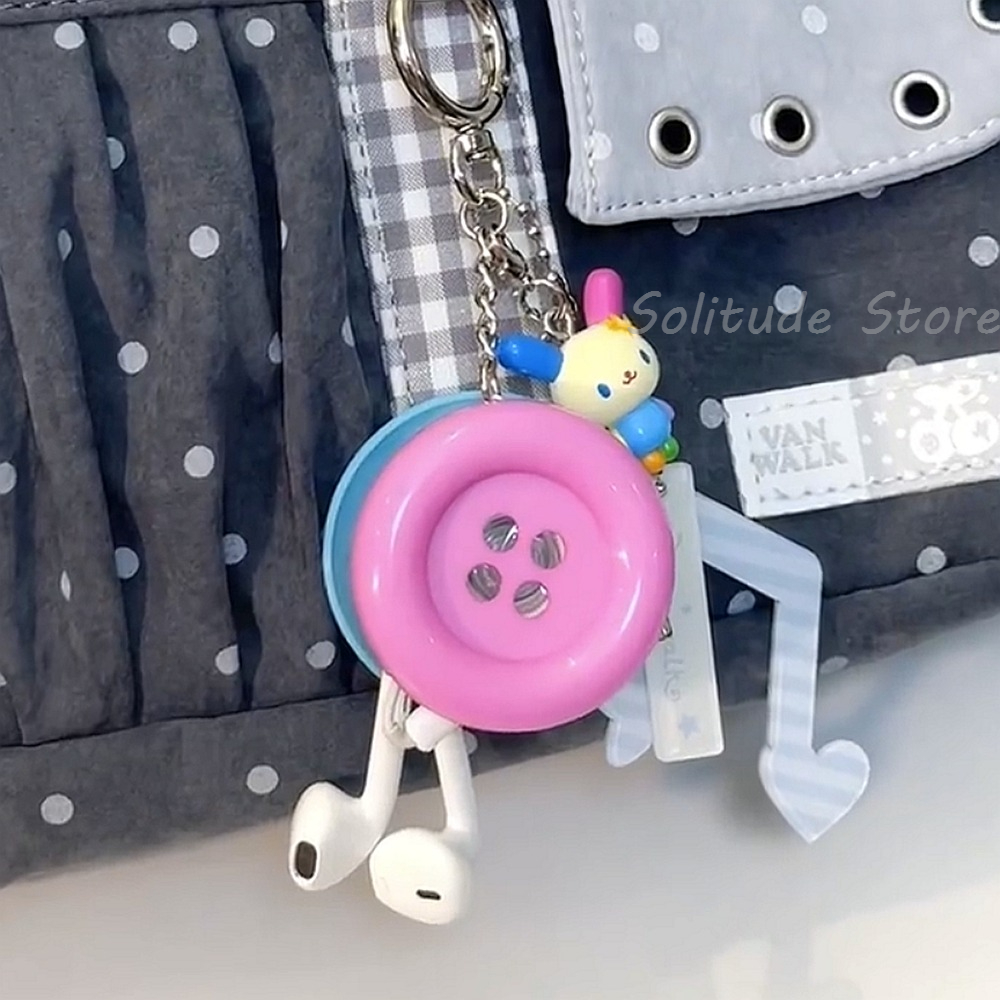 レトロな特大ボタン付き有線ヘッドホン収納ペンダント装飾アクセ - Cable Winder Keychain のレビューと価格